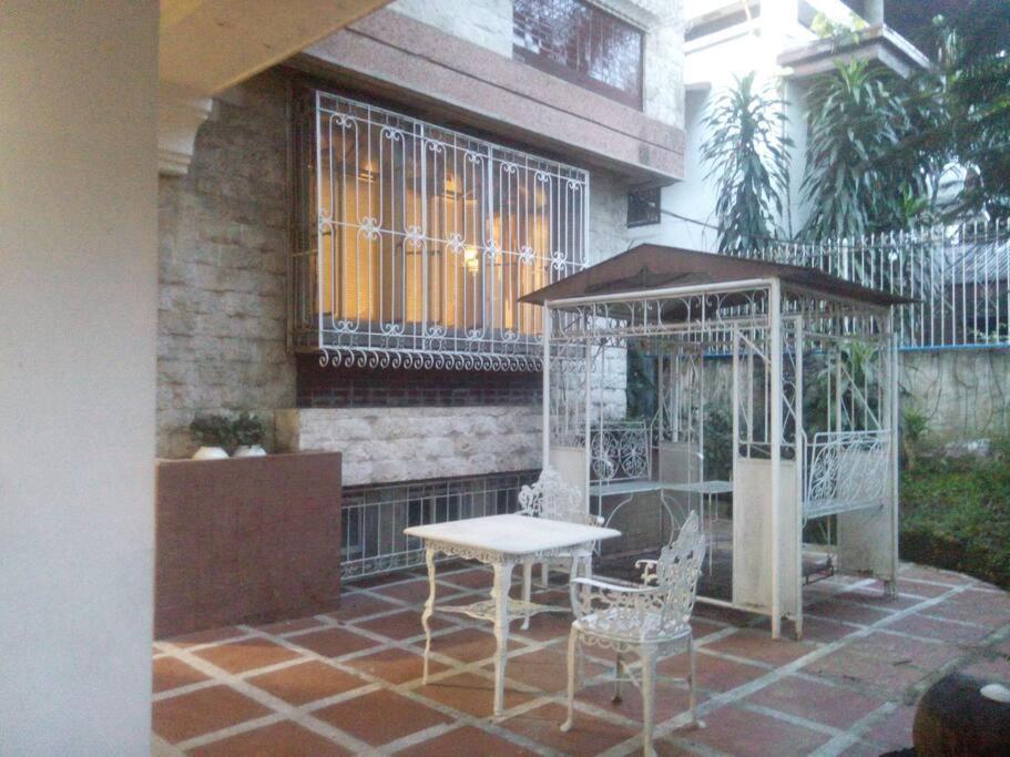 Big House In Quezon City Manila Exterior foto