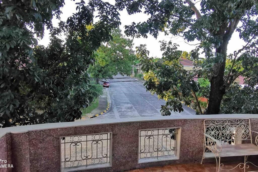 Big House In Quezon City Manila Exterior foto