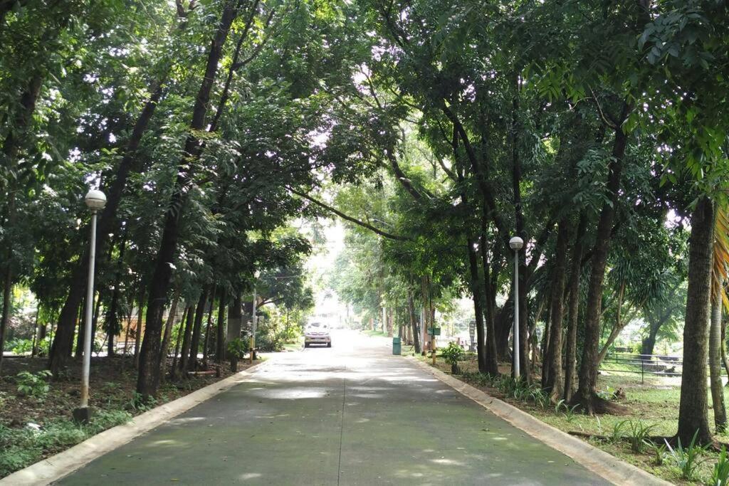 Big House In Quezon City Manila Exterior foto